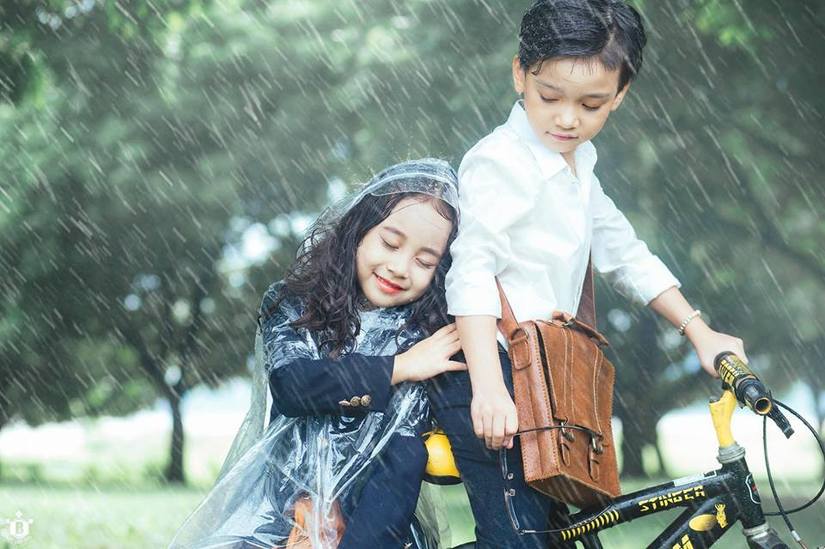Hot boy nhí Cao Hữu Nhật trong bộ ảnh Em gái mưa