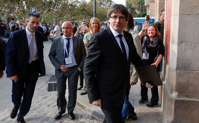 Lãnh đạo Catalonia xứ Catalan tuyên bố cứng rắn vào phút chót. Ảnh: AP