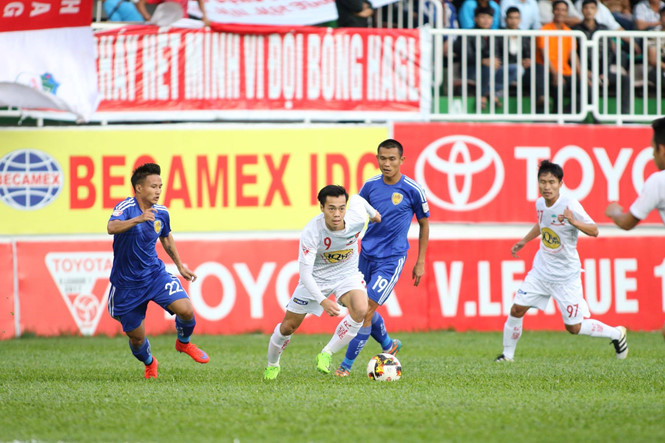 CLB HAGL có trận hòa trước đội đầu bảng Quảng Nam