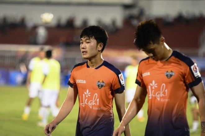 Lương Xuân Trường tiếp tục dự bị tại Gangwon FC