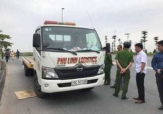 Hà Nội: Xe cứu hộ tông 3 người đi bộ thương vong