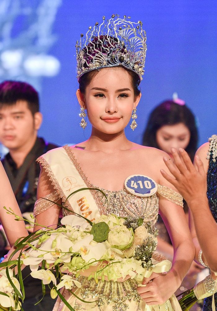 “Cha đẻ” Hoa hậu Đại dương NTK Võ Việt Chung là ai mà từng chê Hoa hậu Phạm Hương vô ơn?