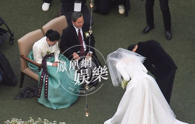 Những khoảnh khắc đẹp ở đám cưới của Song Joong Ki - Song Hye Kyo 10