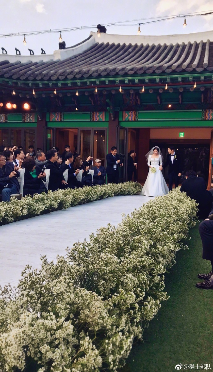 Những khoảnh khắc đẹp ở đám cưới của Song Joong Ki - Song Hye Kyo