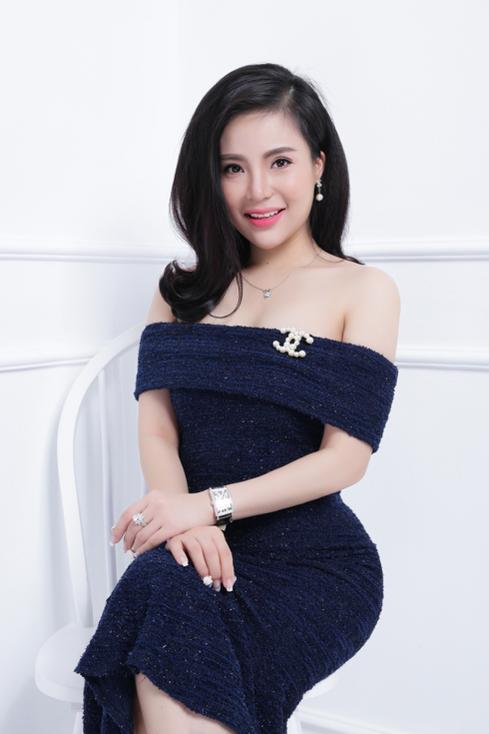 Nhan sắc hút hồn của Nguyễn Thu Trang - bà chủ lô mỹ phẩm 11 tỷ nghi hàng giả 8