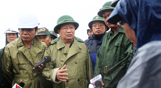 Phó Thủ tướng Trịnh Đình Dũng:Không lơ là dù một phút bão số 12