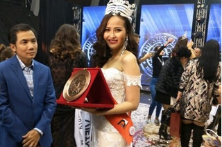 Học trò của Phạm Hương xuất sắc đăng quang Hoa hậu Sắc đẹp Toàn cầu 2017
