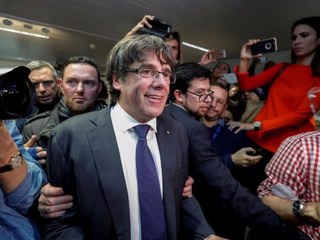 Vừa ra đầu thú, cựu thủ hiến Catalonia xứ Catalan đã được thả vì đâu?