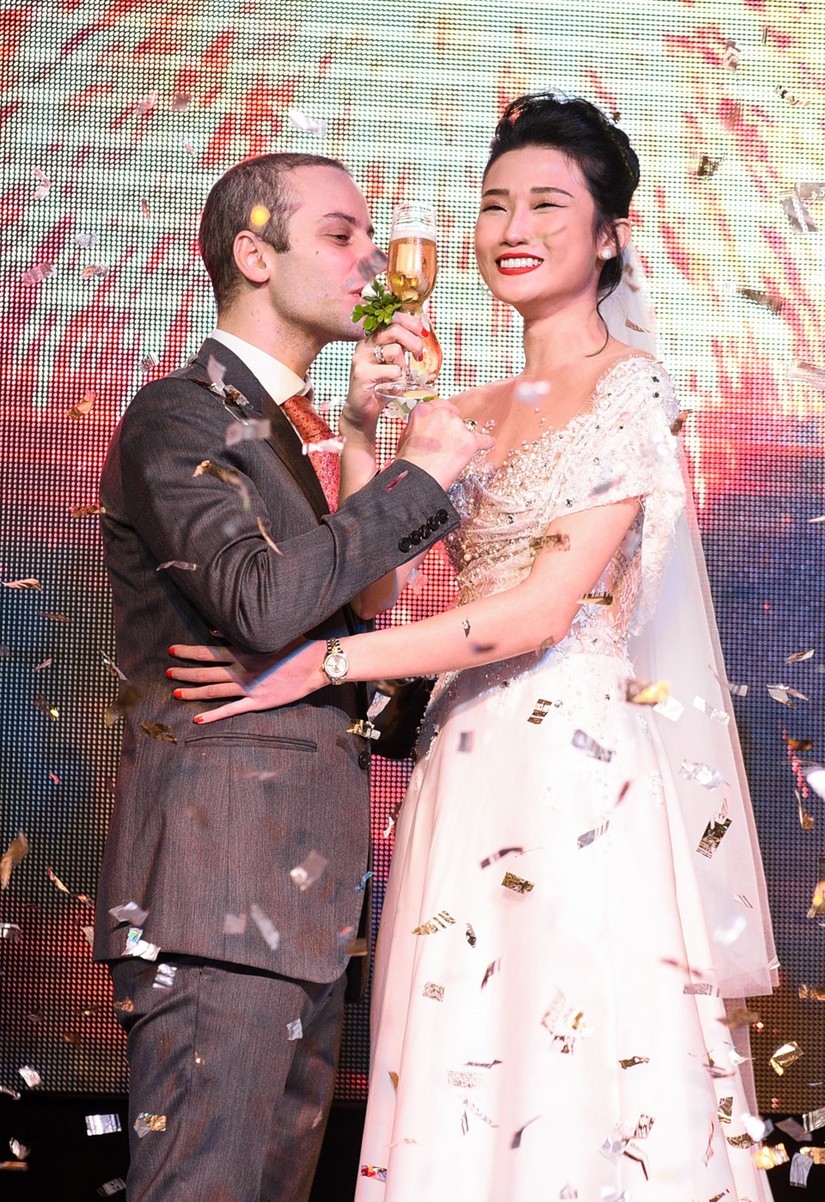 Kha Mỹ Vân cùng chồng Tây tổ chức tiệc cưới tại Việt Nam 3