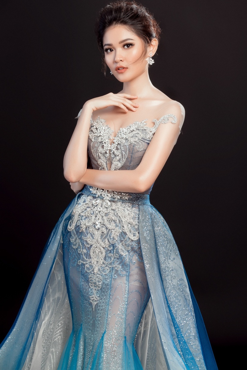 Trang phục dạ hội lộng lẫy của Á hậu Thùy Dung tại Hoa hậu Quốc tế 2017 2