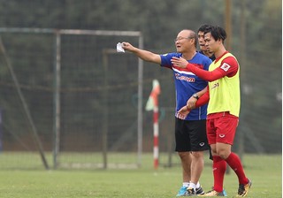 Đội tuyển Việt Nam sẽ chơi phòng ngự dưới thời HLV Park Hang Seo?