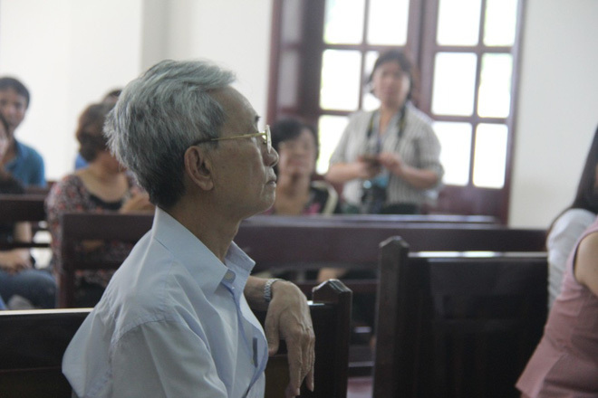 Cụ ông dâm ô bé gái ở Vũng Tàu đang được đưa ra xét xử