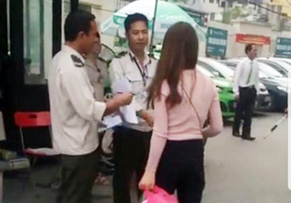 Bảo vệ BV Bạch Mai chặn xe cứu thương đón bệnh nhân vì 