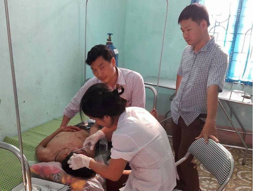 Nhóm côn đồ hành hung thầy giáo ở Nghệ An đã bị khởi tố