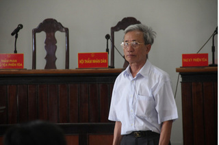 Nguyễn Khắc Thủy lãnh án 3 năm tù vì tội dâm ô với trẻ em