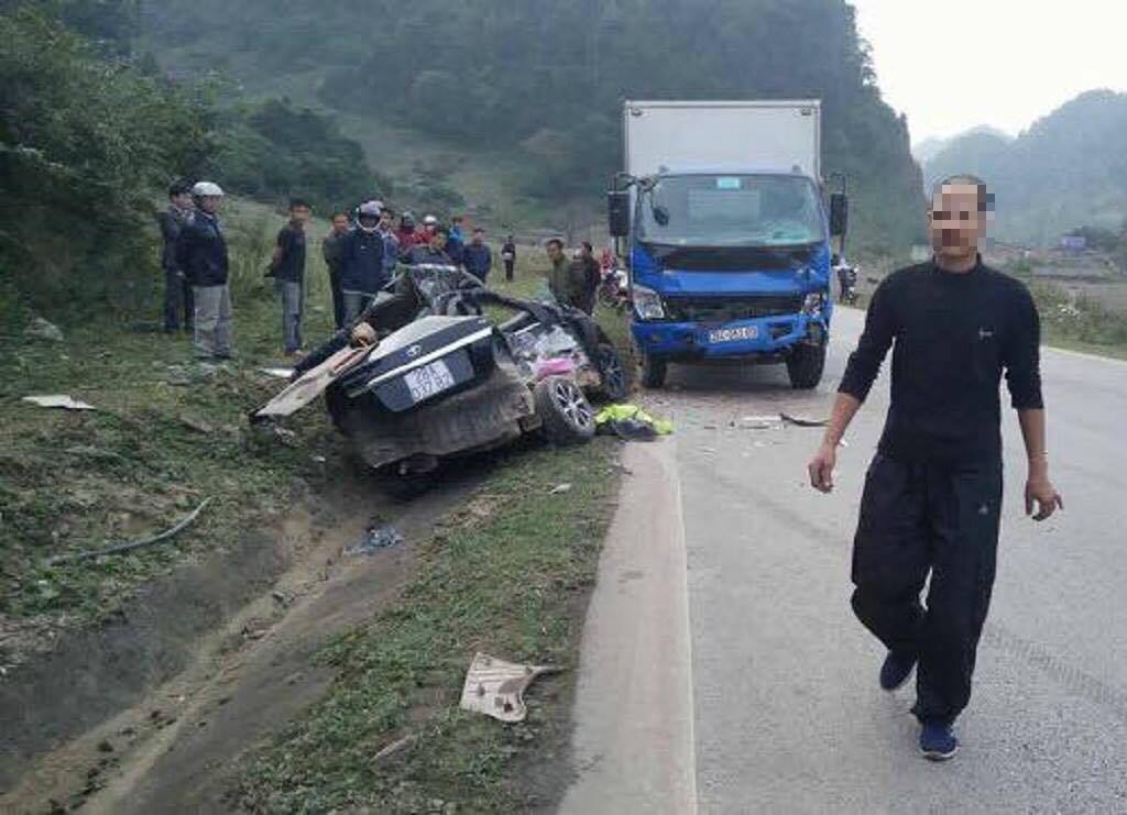 Tai nạn thảm khốc ở Sơn La, 4 người tử vong tại chỗ