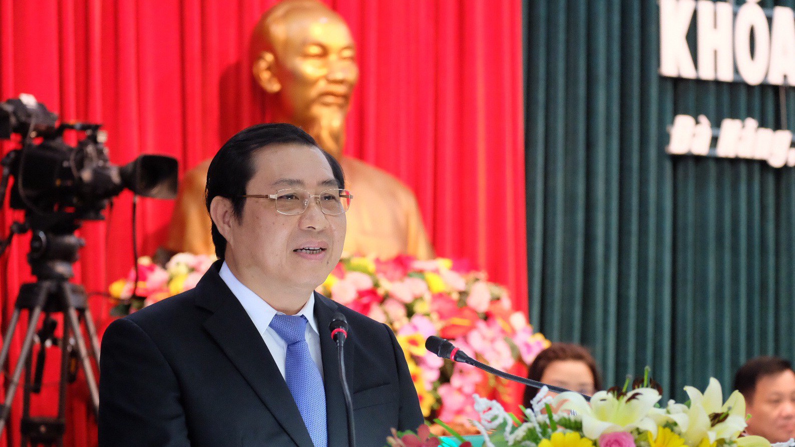 Kỷ luật cảnh cáo Chủ tịch Đà Nẵng Huỳnh Đức Thơ