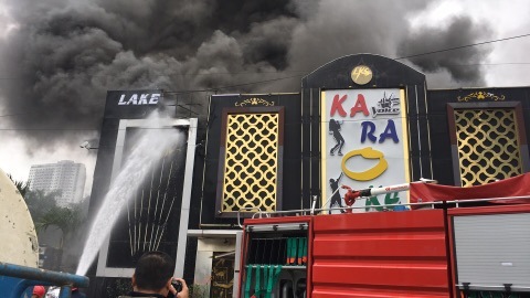 Cháy lớn quán karaoke ở Linh Đàm khiến nhiều người hoảng hốt