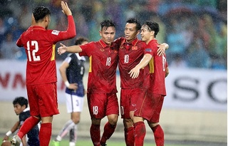 Đội tuyển Việt Nam tiếp tục vượt mặt Thái Lan khiến người hâm mộ mừng ra mặt