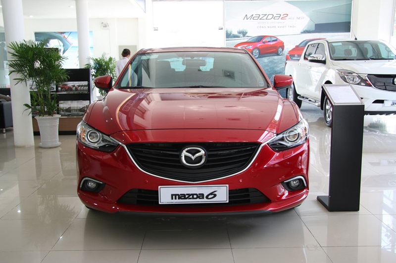 Khó lường xe Mazda đầu tháng tăng, giữa tháng đồng loạt giảm 