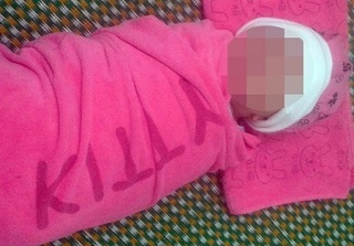 Nghệ An: Bé gái sơ sinh còn nguyên dây rốn bị bỏ rơi bên bờ suối