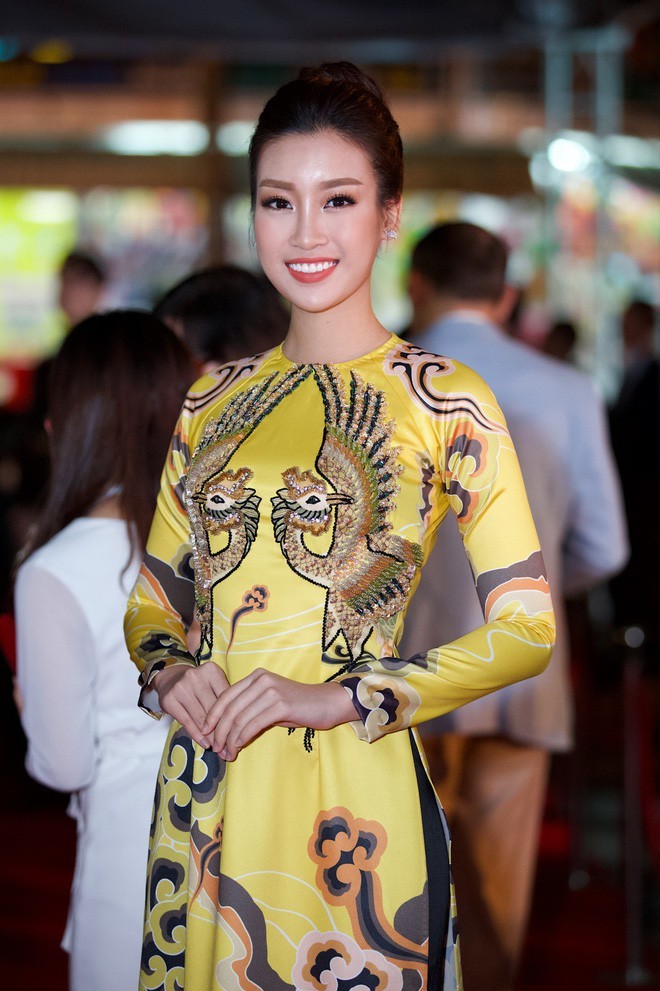 Dàn sao khoe sắc tại đêm Khai mạc Liên hoan phim Việt Nam lần thứ 20 6