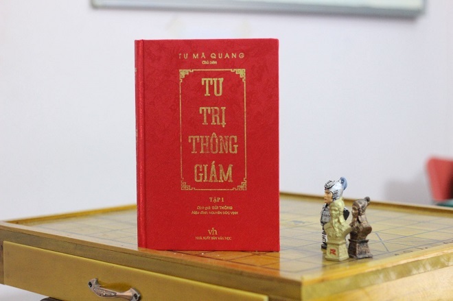 Bộ biên niên sử Tự trị thông giám lần đầu tiên được phát hành tại Việt Nam