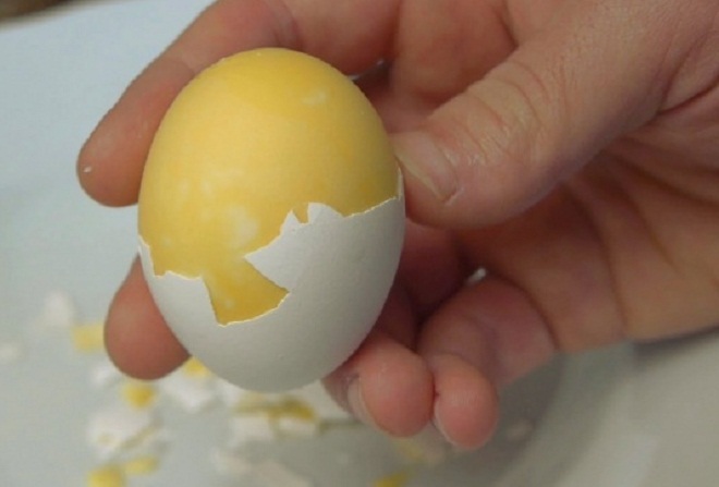 Bất ngờ tác hại của trứng gà ung, thần dược gây sốt thị trường