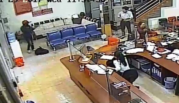 Clip táo tợn nổ súng cướp ngân hàng ở Đắk Lắk