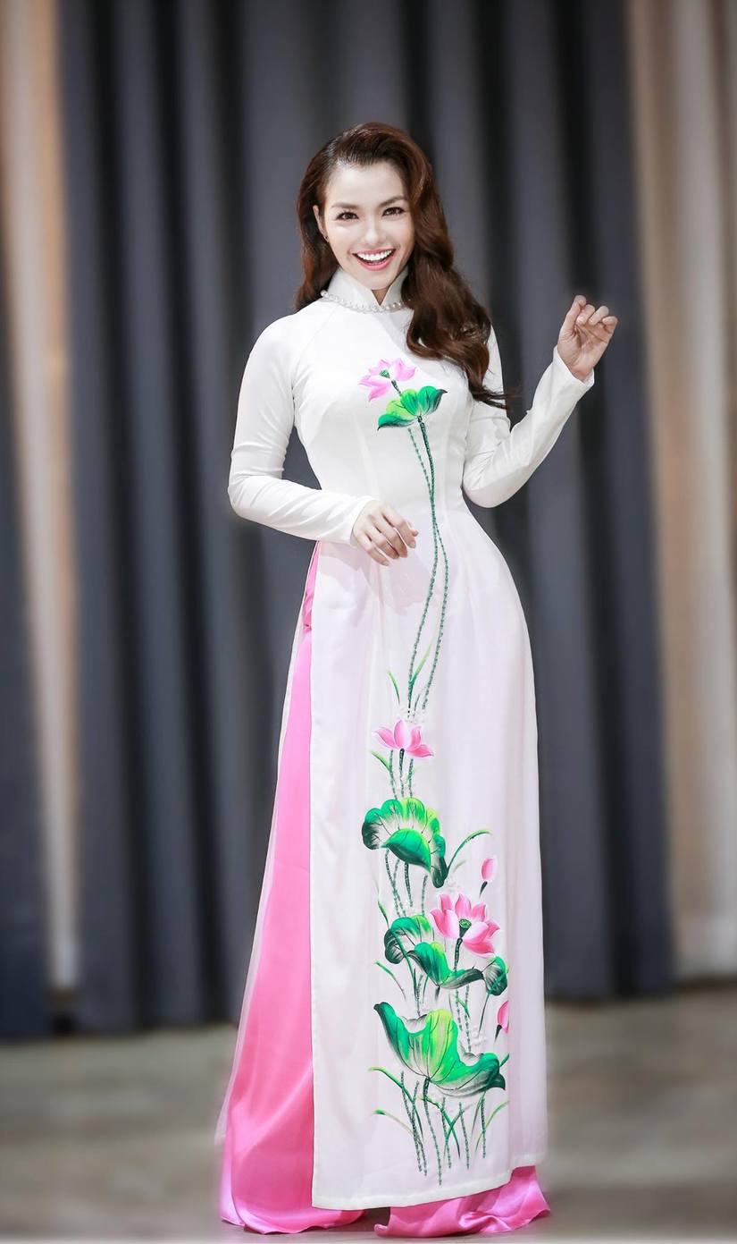 Nàng Hơn Hồng Kim Hạnh diện áo dài khoe vẻ đẹp ngọt ngào 3
