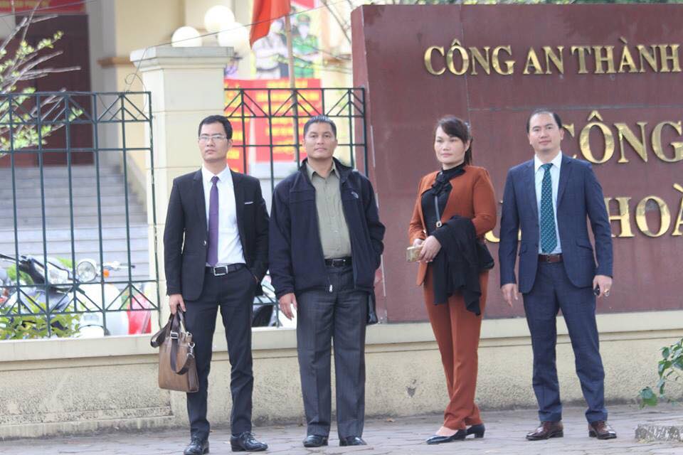 Chị Nguyễn Thị Hải cùng các luật sư trợ giúp minh oan vụ án
