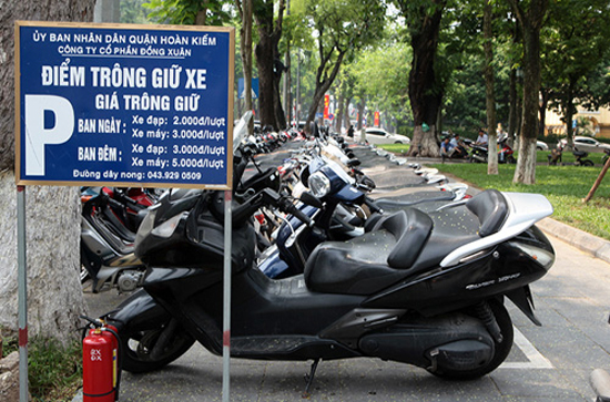 Đề xuất Hà Nội tăng giá trông giữ xe máy, ô tô từ 2018