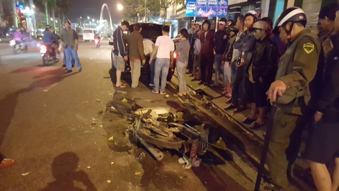 Đà Nẵng: Nữ tài xế lái ô tô bỏ trốn sau khi gây tai nạn liên hoàn