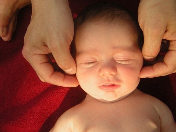 Mẹo giúp con trằn trọc đến mấy cũng ngủ ngoan trong chớp mắt