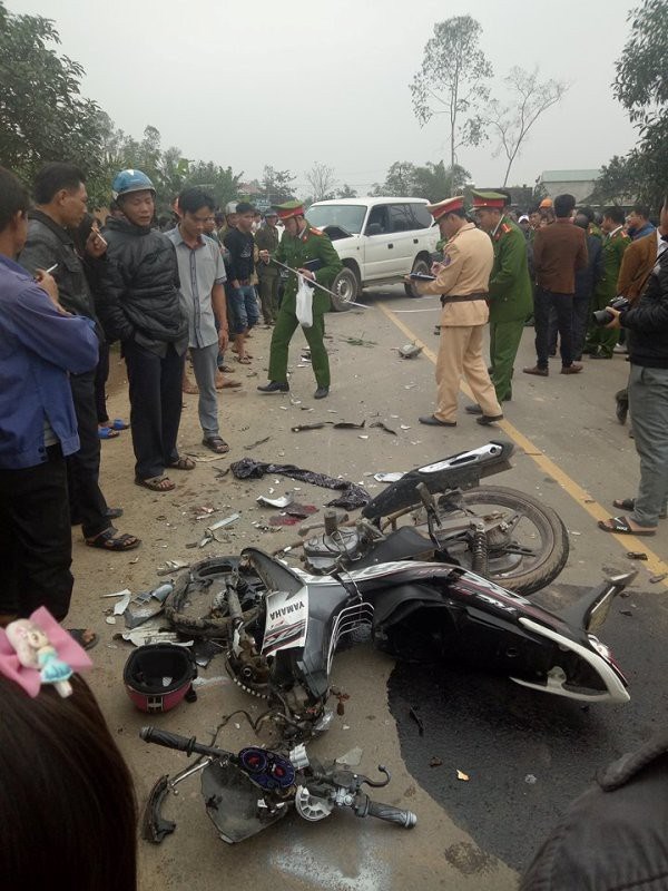 Tai nạn thảm khốc giữa xe UBND huyện với xe máy, 3 người tử vong
