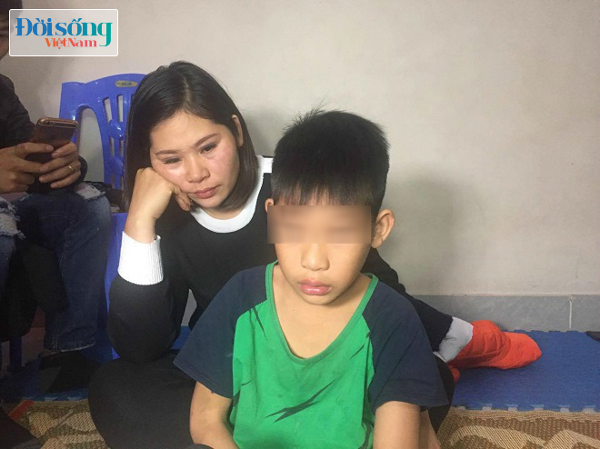 Mẹ bé trai 9 tuổi bị bố bạo hành dã man ở Hà Nội ký đơn hòa giải