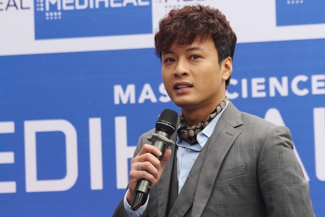 Diễn viên Hồng Đăng tham gia lễ ra mắt showroom Mediheal Hà Nội