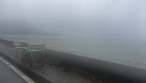 Ảnh hưởng của bão Tembin, Côn Đảo mưa xối xả, gió giật mạnh