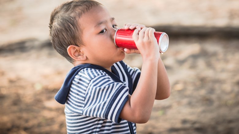 nướ ngọt có ga có tác hại gì với trẻ em