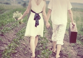 Vì sao giữa vạn người ta lại gặp một người?