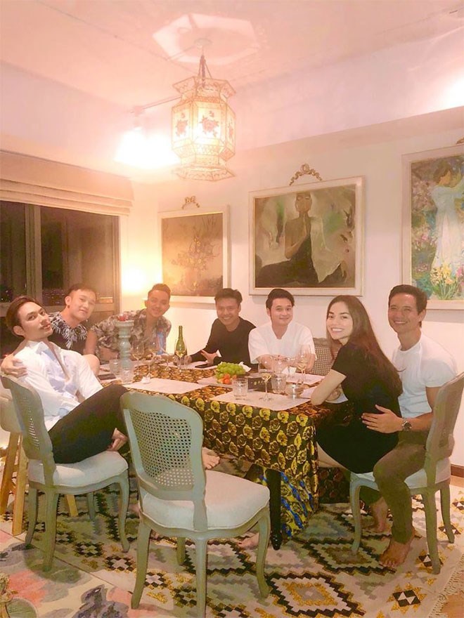 Kim Lý đón chào năm 2018 bên gia đình Hồ Ngọc Hà 3
