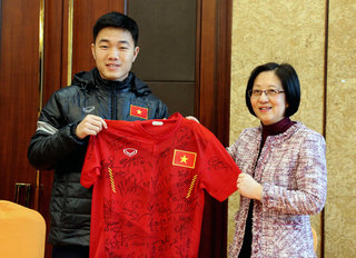 Công Vinh chiêu mộ cựu sao MU, U23 Việt Nam đón vị khách đặc biệt