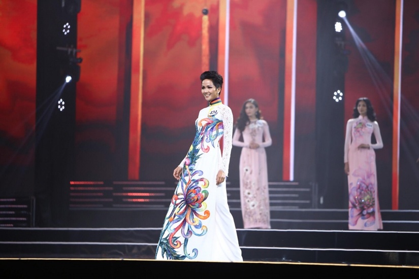 H'Hen Niê và hành trình đến với vương miện Hoa hậu hoàn vũ Việt Nam 8