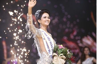 Sở VHTT&DL Đắk Lắk đề xuất khen thưởng cho tân Hoa hậu H'Hen Niê