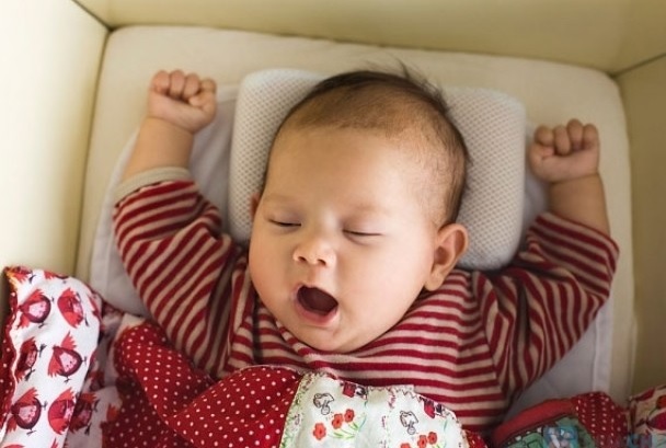 Trẻ tăng cường sức đề kháng khi được mẹ cho ăn ngủ theo cách này