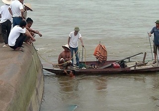 Thái Bình: Một người mất tích sau khi thuyền đánh cá va chạm với tàu chở hàng