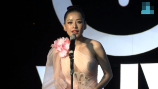 Hát live dở, thảm họa, Chi Pu vẫn nhận giải Ca sĩ đột phá của năm