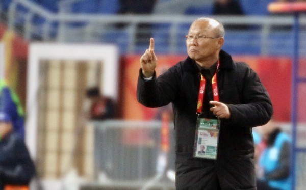 Hữu Thắng mắc nhiều sai lầm khi cầm U23 Việt Nam
