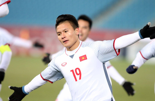 Hoàng Bách bất ngờ gửi lời xin lỗi Quang Hải U23 Việt Nam trước trận chung kết