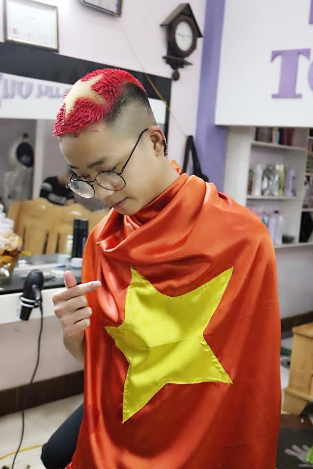 Dân mạng rầm rộ với những kiểu tóc cực ngầu cổ vũ U23 Việt Nam12